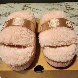 New Ptetty Pink UGG Fluffita Platform Slipper Sandal Sz 9